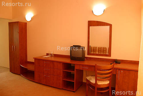 Luna Hotel 4